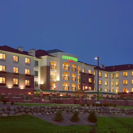Courtyard Madison East