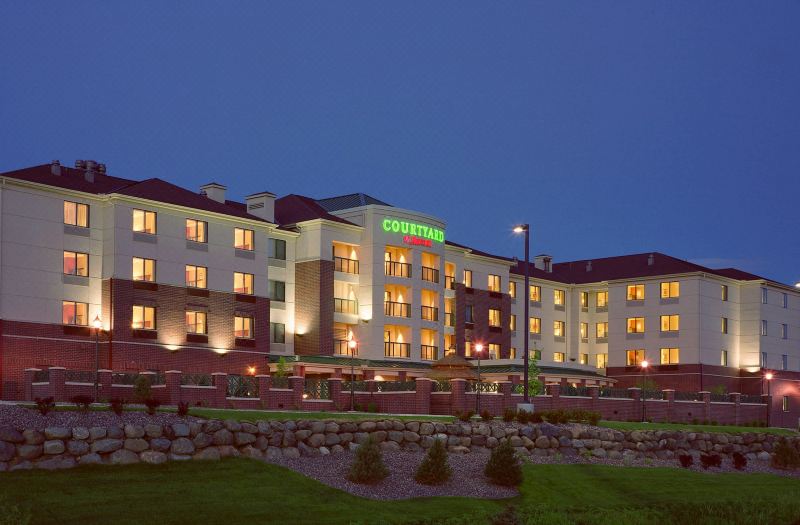 Courtyard Madison East