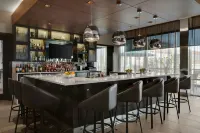 AC Hotel Cincinnati at Liberty Center - Parkering