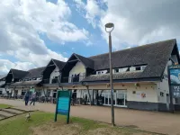 Willen Lodge - parking