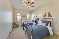 1 Mi to Skiing: Mtn-view Condo in Angel Fire! - 4 stjerner