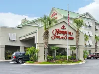 Hampton Inn & Suites Charleston/West Ashley Hotels near Plum Elements