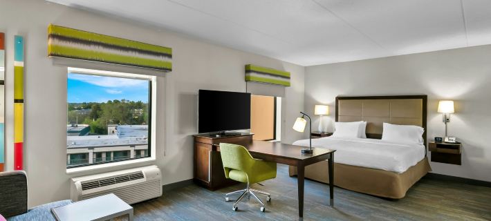 Hampton Inn & Suites Baltimore/Woodlawn Hotels in Baltimore County