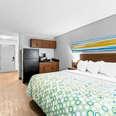 HomeTowne Studios & Conference Center Cortland