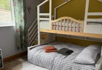 2 Bedroom Cottage Sleeps 5 - Pets Ok - Garden - 2-Star