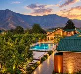 The Orchard Retreat & Spa - ที่มีสระว่ายน้ำ