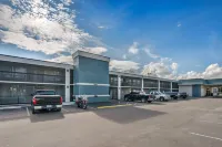 Quality Inn & Suites Palatka Riverfront - parking