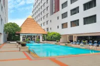 Twin Towers Hotel - Pools
