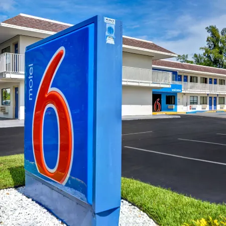 Motel 6 Dania Beach, FL