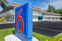 Motel 6 Dania Beach, FL