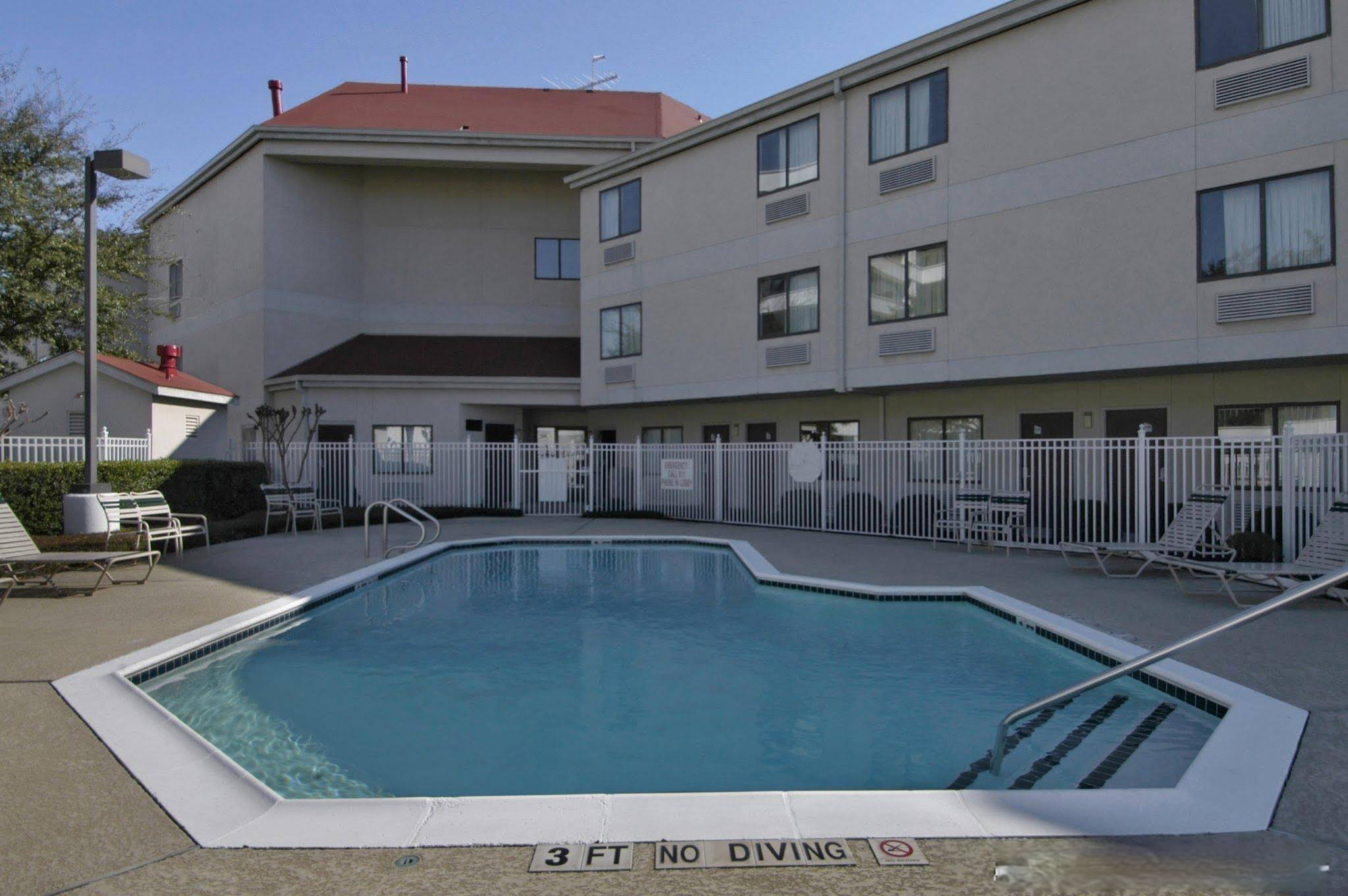 Red Roof Inn Houston Brookhollow