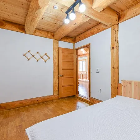 Gangneung Nuri Maru Pension Отели рядом с достопримечательностью «Парк Дэгванрён»
