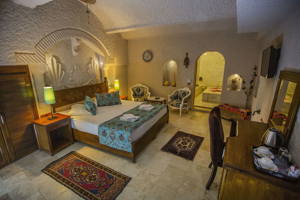 Hermes Cave Hotel