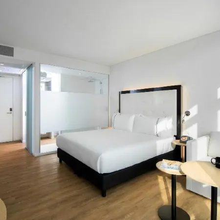 Innside Milano Torre Galfa Отели рядом с достопримечательностью «Жилой комплекс «Вертикальный лес»»