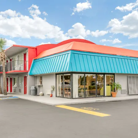 Econo Lodge North Отели рядом с достопримечательностью «Эдисон энд Форд Уинтер Эстэйтс»