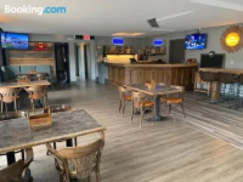 Stonehouse Motel and Restaurant