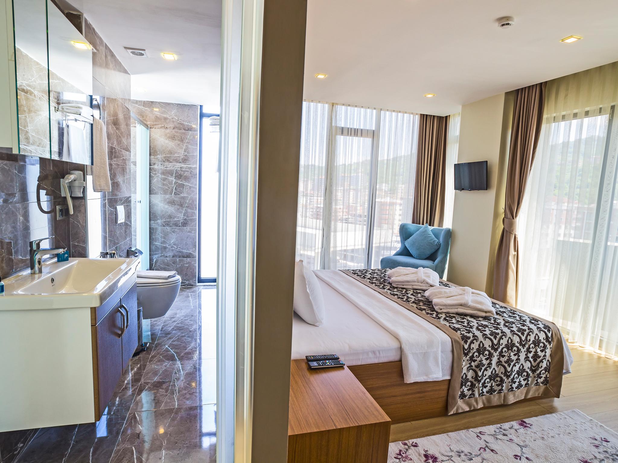 Alesha Suite