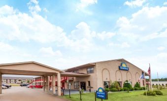 Days Inn by Wyndham Canton