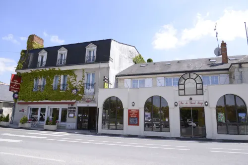 The Originals City Hôtel le Cheval Rouge Tours Ouest Hotels in Saint-Etienne-De-Chigny