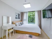 Jeju Jejuga Joaseo Pension Hotels near غابات بيجاريم