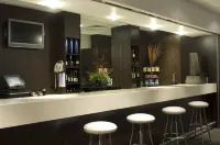 Holiday Inn MELBOURNE AIRPORT by IHG - С баром