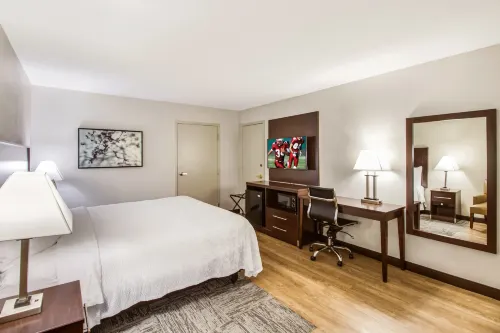 Red Roof PLUS+ Dallas - Addison Hotel a Carrollton
