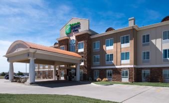 Holiday Inn Express & Suites Wichita Northwest Maize K-96