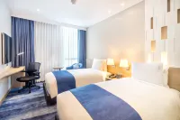 Holiday Inn Express Bangkok Soi Soonvijai Các khách sạn ở Ratchadapisek
