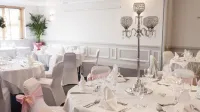 Holiday Inn CHESTER - SOUTH by IHG - breakfast