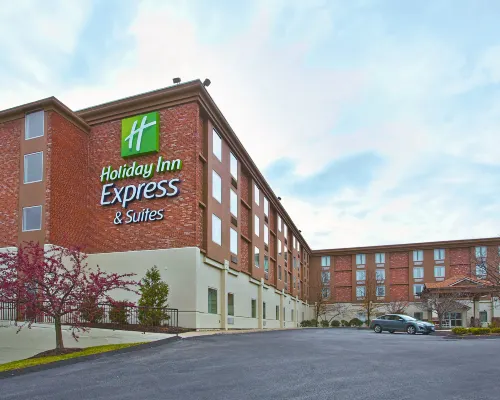 Holiday Inn Express & Suites PITTSBURGH WEST MIFFLIN by IHG Hotels near USS Requin