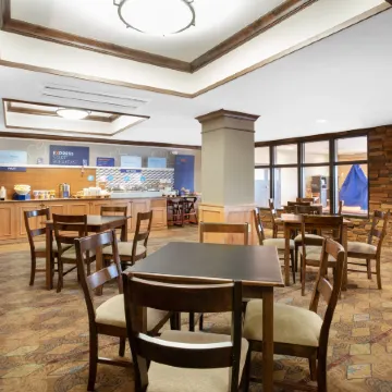 Holiday Inn Express & Suites LANDER by IHG