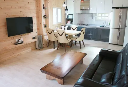 B&B Pension Between Damyang Bamboo Forest Отели рядом с достопримечательностью «Sigyeongjeong Pavilion»