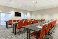 Holiday Inn Express & Suites Ottawa Hotels in Fall River Township