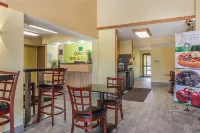 Quality Inn & Suites Hotel a Harmar Township