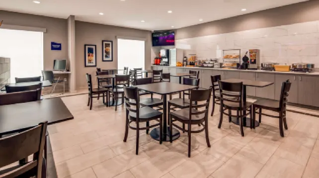 SureStay Plus Hotel by Best Western Humble