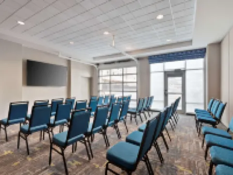 Hampton Inn & Suites by Hilton Kelowna Airport BC Hotels in Kelowna