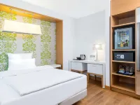 NH Frankfurt Messe Hotels near Messeturm