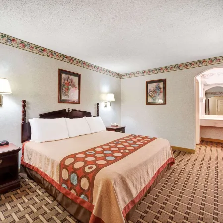 Super 8 by Wyndham Dallas South