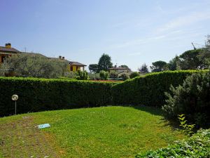 Lina's Apartment  in Moniga del Garda