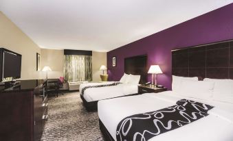 La Quinta Inn & Suites by Wyndham Louisville East