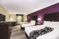 La Quinta Inn & Suites by Wyndham Louisville East - Parkering