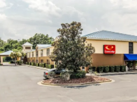 Econo Lodge Hotels in Darien