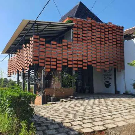 Tulip Guest House & Cafe