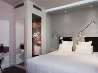 Color Design Hotel Hotels near 12th arr.