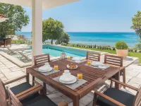 Luxury Beachfront Villa Porto Bus - Pool