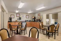 Super 8 by Wyndham Joliet I-55 N/Chicago Hotels in Plainfield