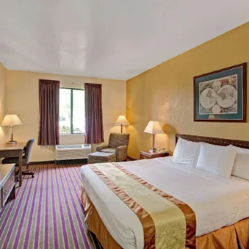 Days Inn & Suites by Wyndham Hickory