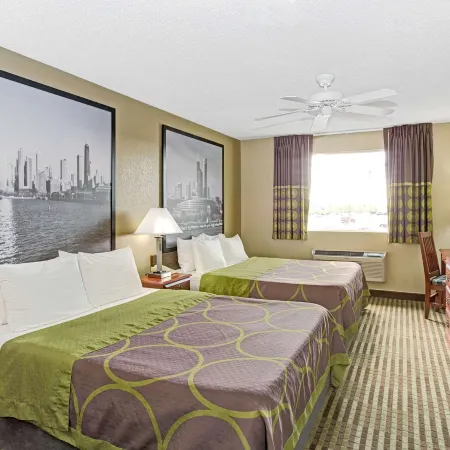 Super 8 by Wyndham Gurnee