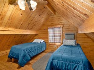 Amazing Getaway: Enjoy Our Cozy Log Cabins on the Chesapeake Bay!