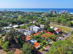 Tropical Villas of Venice Beach